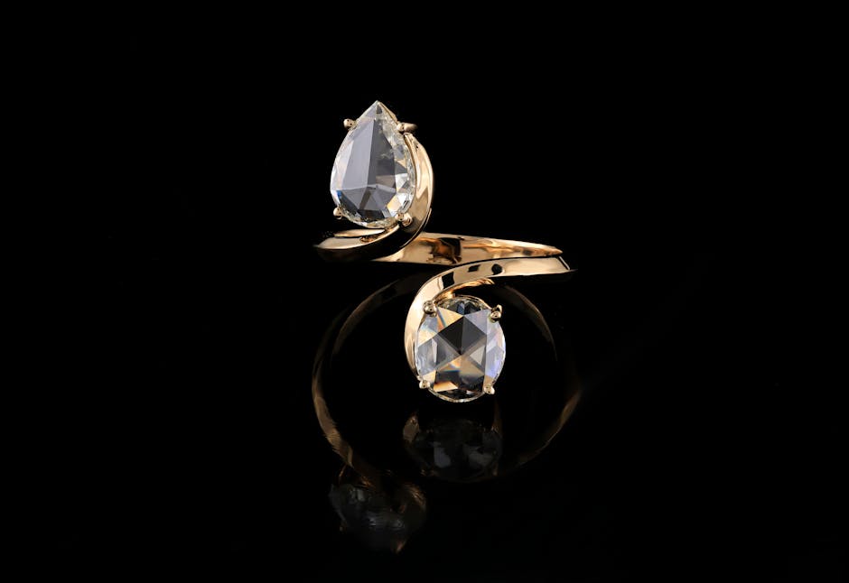 DIAMOND RING