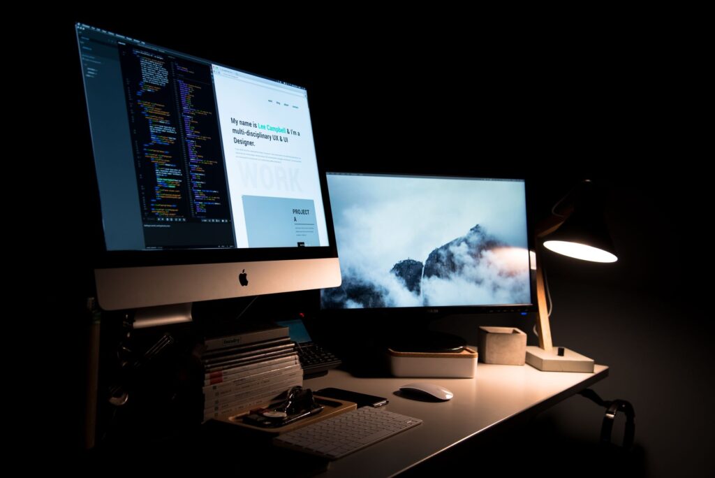 Ilustrasi inline_1 untuk biaya WordPress development Indonesia tentang seo geo worksheet organized desk