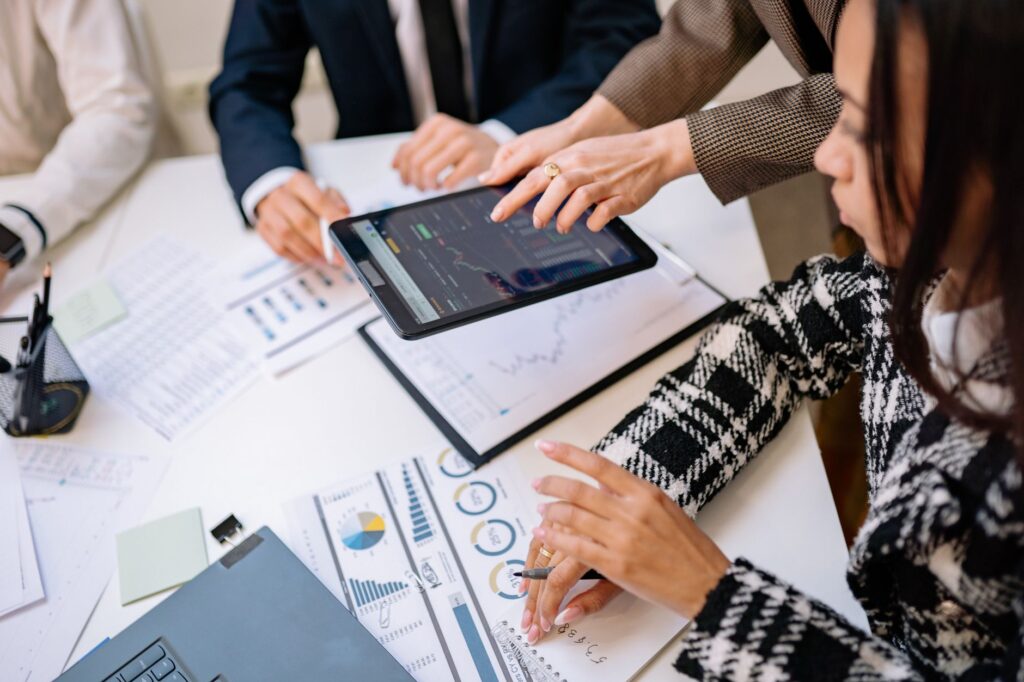 Aplikasi Native vs Cross-Platform untuk Produk Bisnis